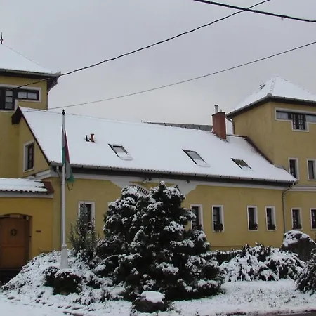 Torkolat Panzio 3*