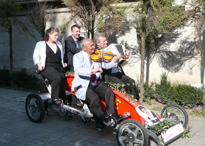 לינה וארוחת בוקר Torkolat Panzio טוקאי